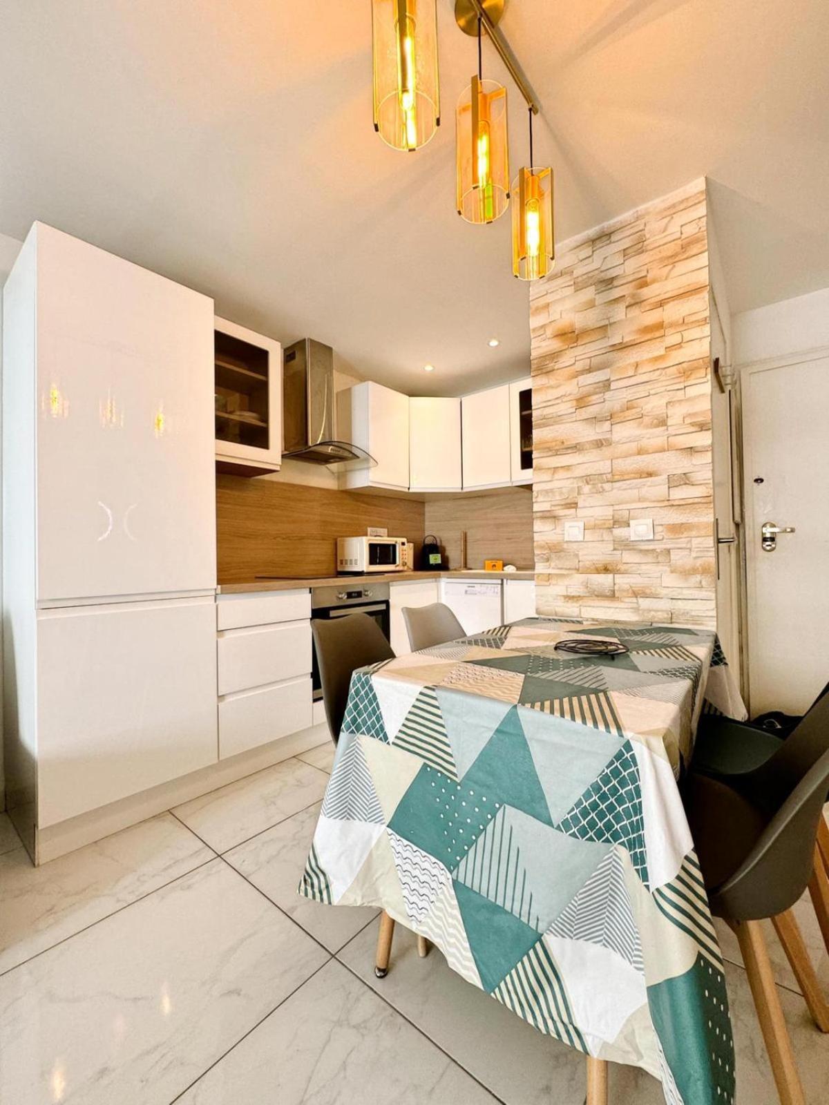 ז'ואן-לה-פינס Villa D'Este - Apt 4 Prs - Clim - 300M Plage - Piscine-Parking En Option מראה חיצוני תמונה
